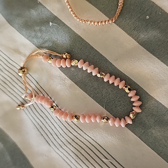 Avon Lovely Bracelet Set Light Pink - Picture 4 of 8